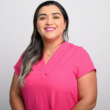 Dra. Andrea Acuña Flores