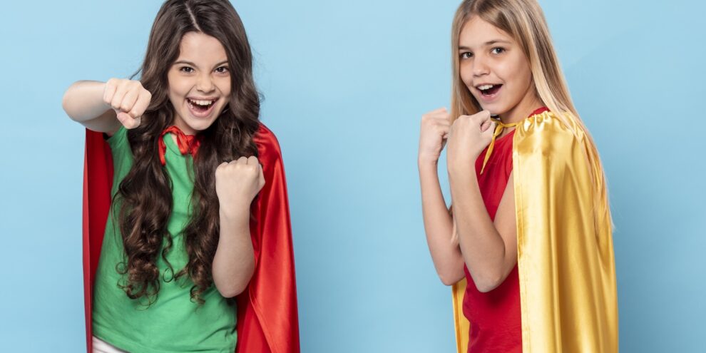 girls-playing-as-heroes