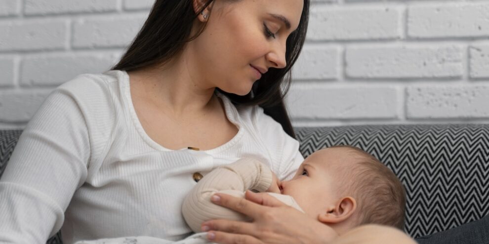 lifestyle-woman-going-through-motherhood