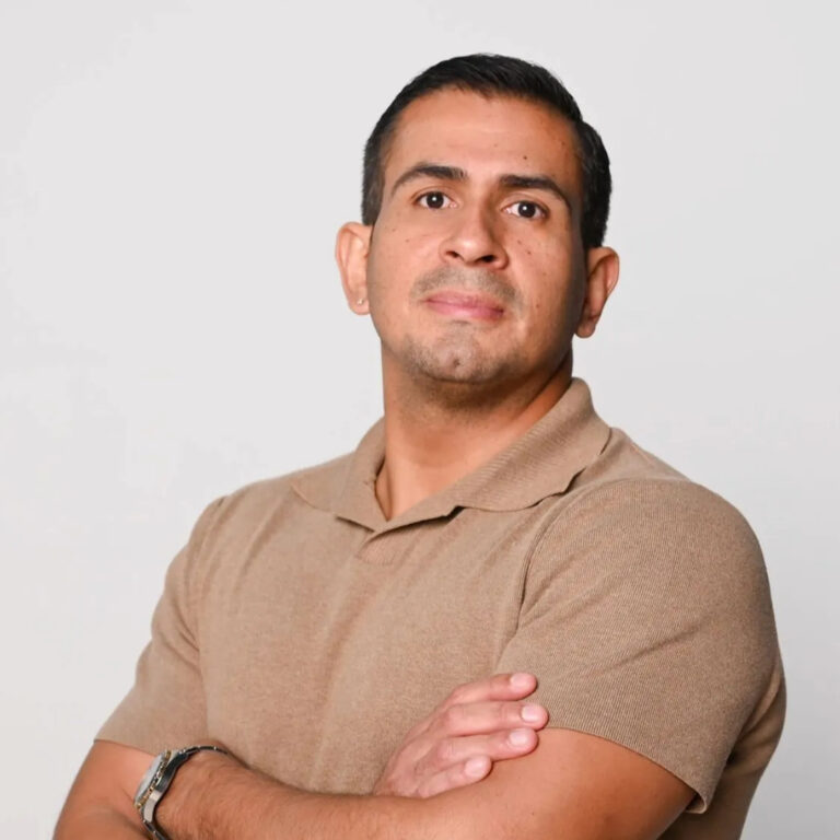 Dr. Adrián Delgado Coronado